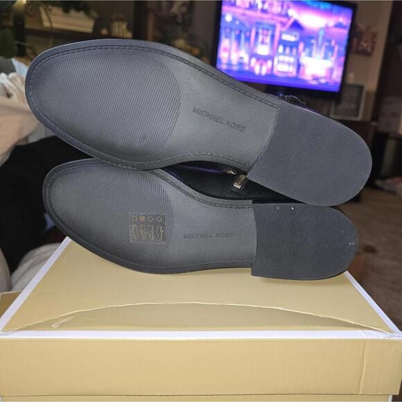 Michael Kors Mindy Leather Boot - Picture 5 of 12